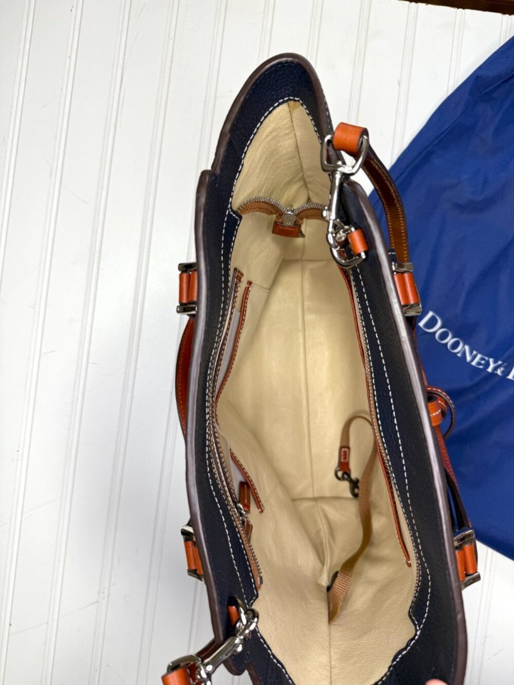 Dooney & Bourke Cambridge East West Shopper Navy Leather Tote Bag NWOT - Picture 4 of 9